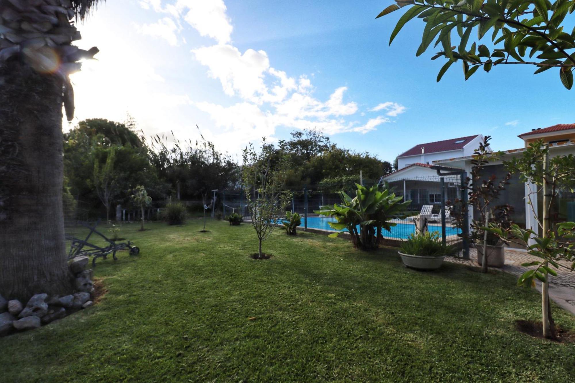 Hostel Jardins De Sao Luis เซตุบาล ภายนอก รูปภาพ