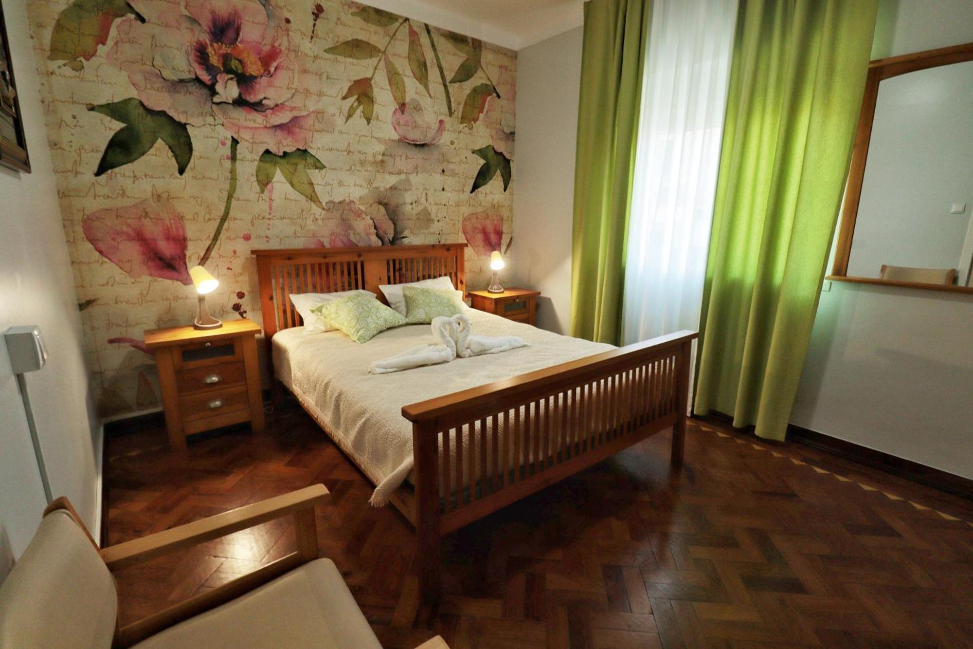 Hostel Jardins De Sao Luis เซตุบาล ภายนอก รูปภาพ