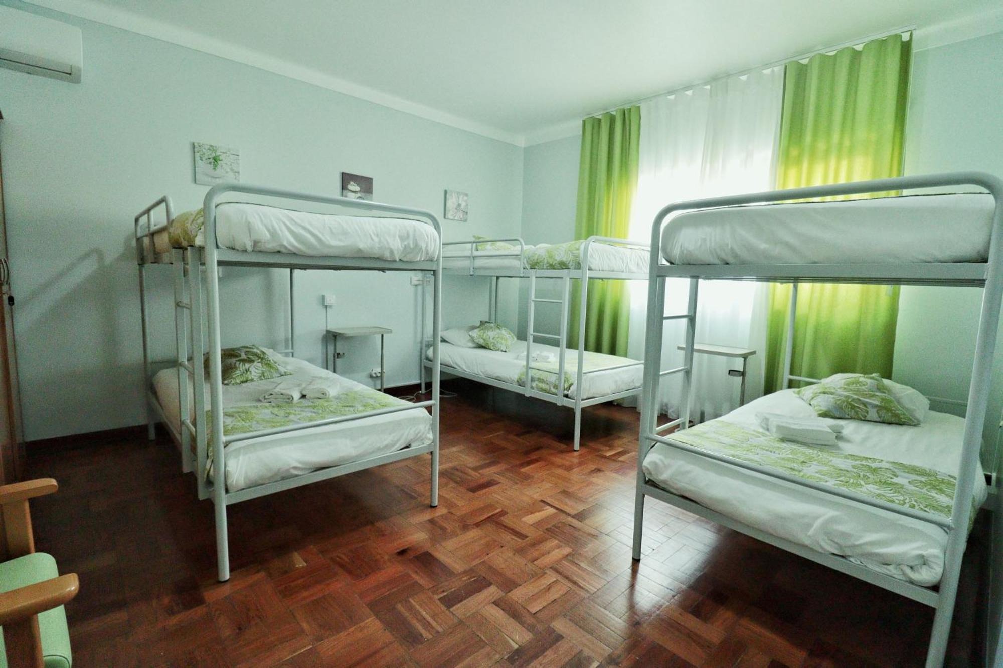 Hostel Jardins De Sao Luis เซตุบาล ภายนอก รูปภาพ